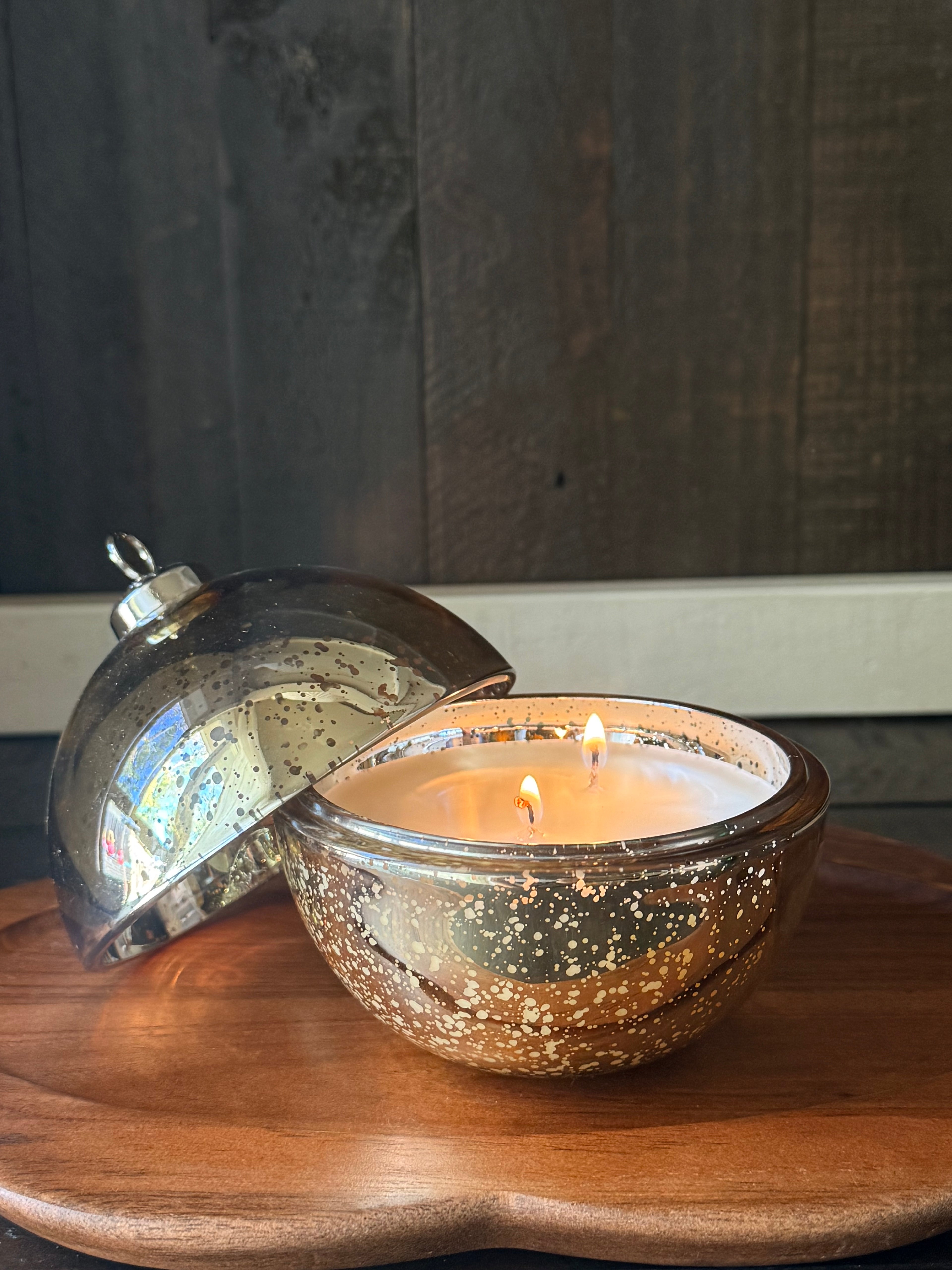 Golden Glow: 7 oz Ornament Candle